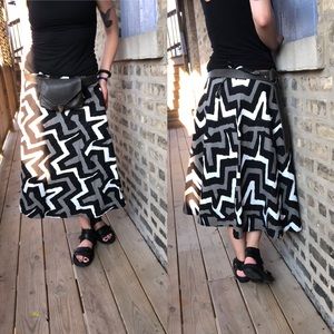 Abstract ⚫️ Midi skirt